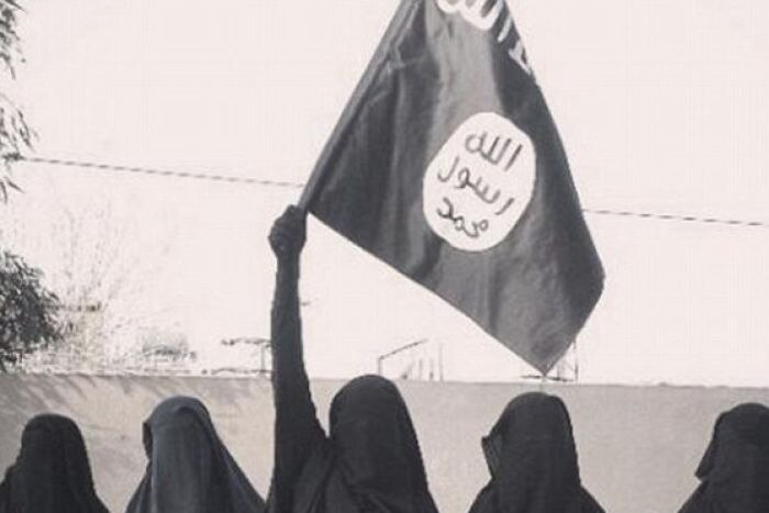 Foto ini diunggah oleh akun Twitter yang terhubung ke pengantin perempuan ISIS asal Australia, Zehra Duman, di tahun 2015.