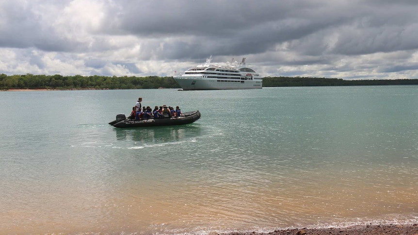 Tiwi Islands' children visit French cruise ship