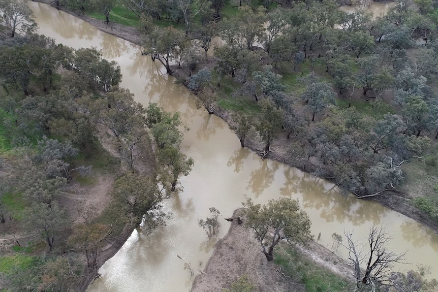 Two rivers meeting to form one.