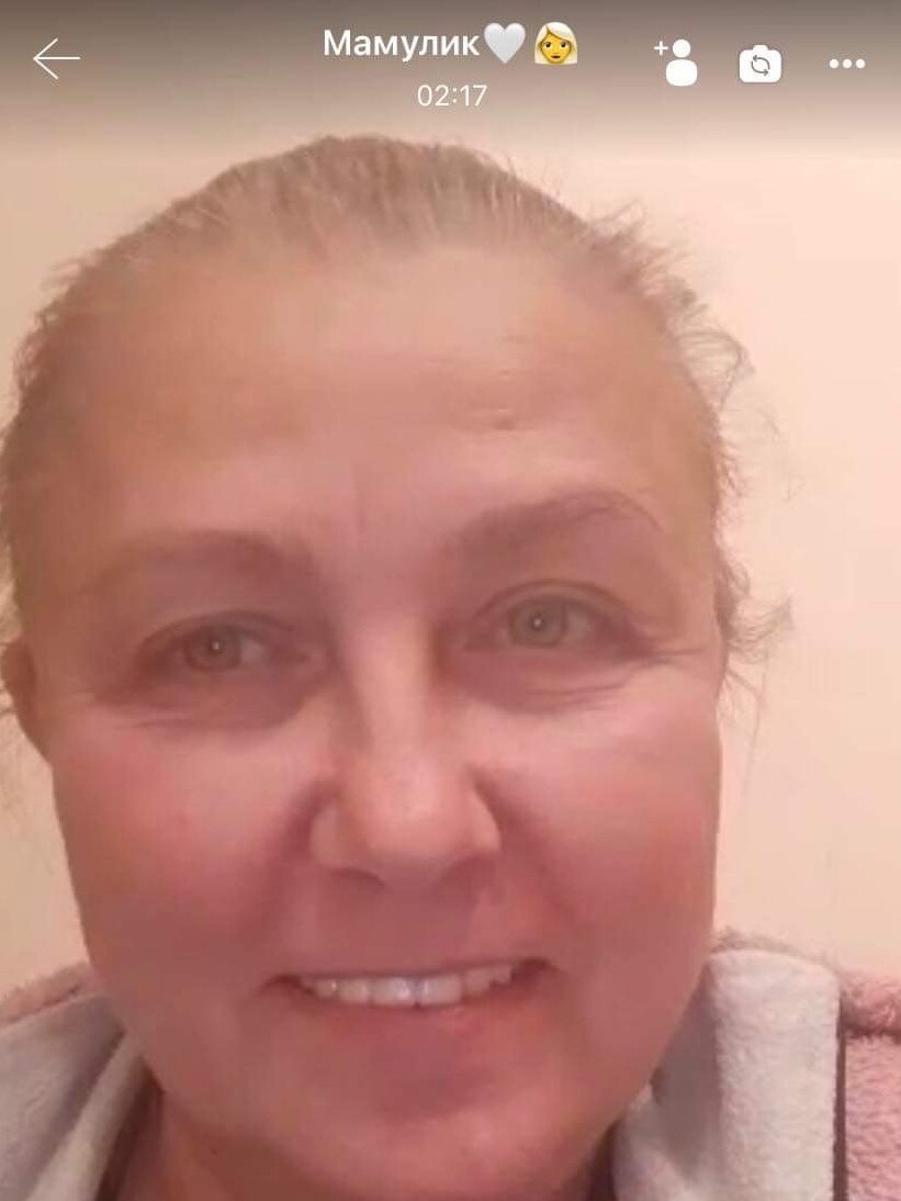 Vladyslava video calls her mum