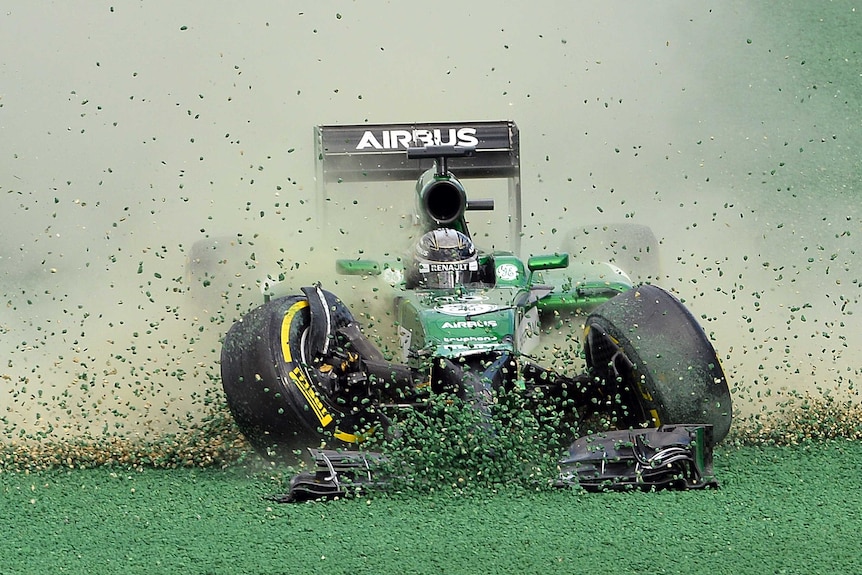 Kobayashi crashes out of Australian Grand Prix