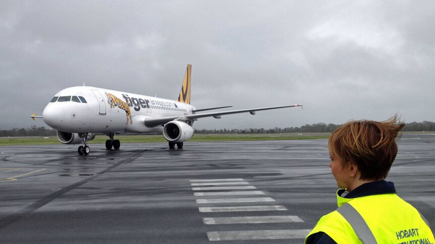 Tasmanian Premier Lara Giddings welcomes the return of Tiger Airways to Hobart.