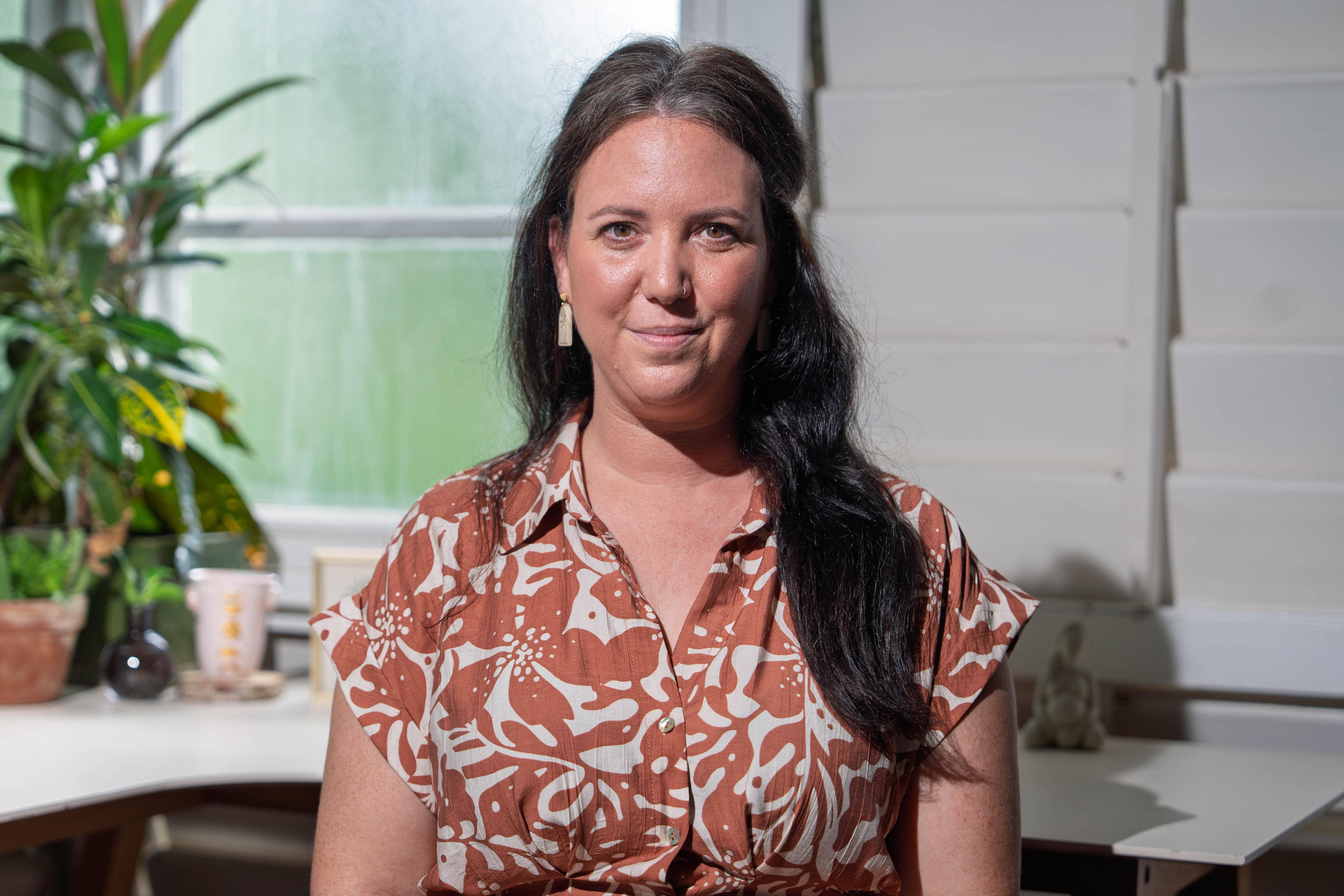 Midwife banned from working unsupervised handed $1.1m NT government contract