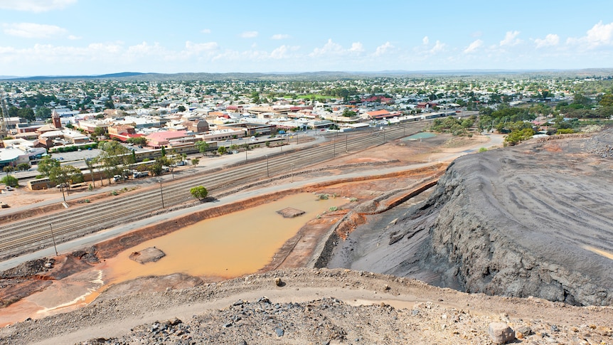 Broken Hill from the top of the slag heap.