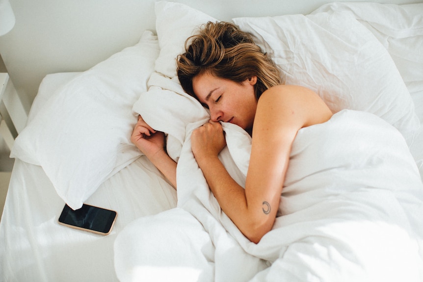 Millions of Australians aren't getting enough sleep — and they say phones  are to blame - ABC News