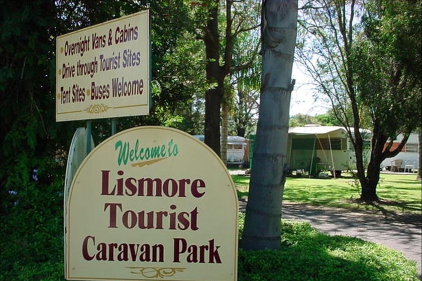 Парк за туристически каравани Лисмор