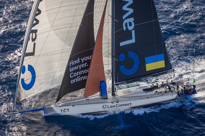 Supermaxi pendant la course de yacht Sydney-Hobart 2022.