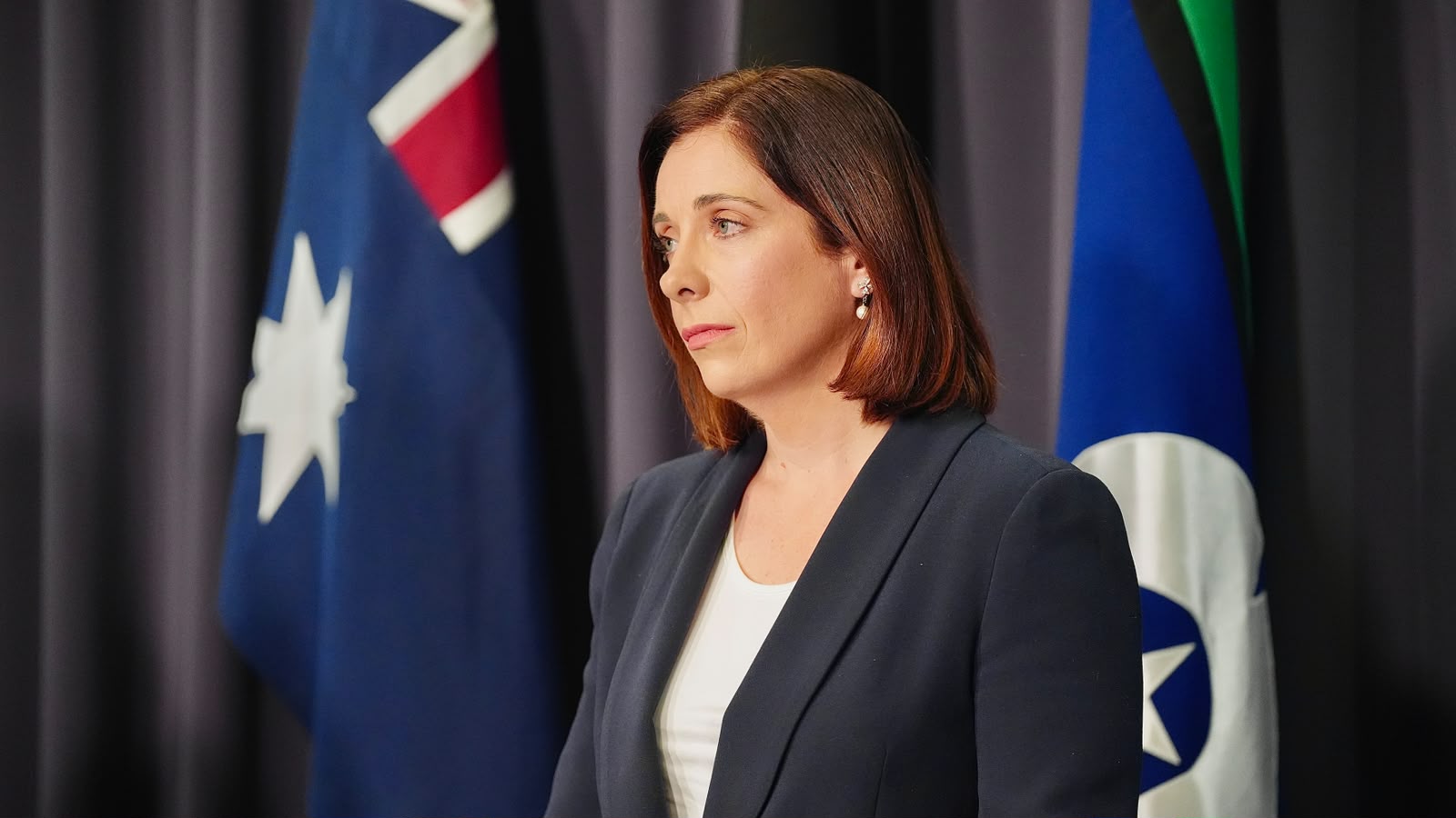 Delay in Telstra alerting communications minister to outage revealed