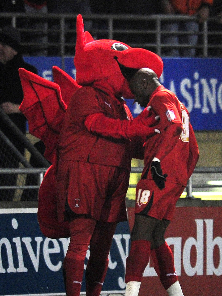 Minnows Orient Snatch Arsenal Draw Abc News