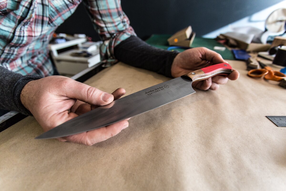 Artisan knife maker handcrafts knives from 'lost' Tasmanian trees as
