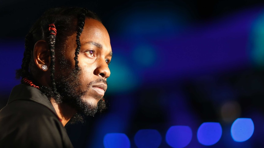 Kendrick Lamar arrives at the 2017 MTV Video Music Awards.