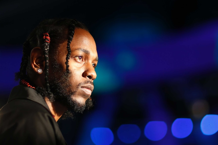 Kendrick Lamar arrives at the 2017 MTV Video Music Awards.