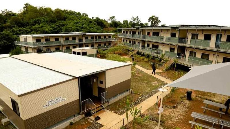 Alternative accommodation for refugees on Manus Island
