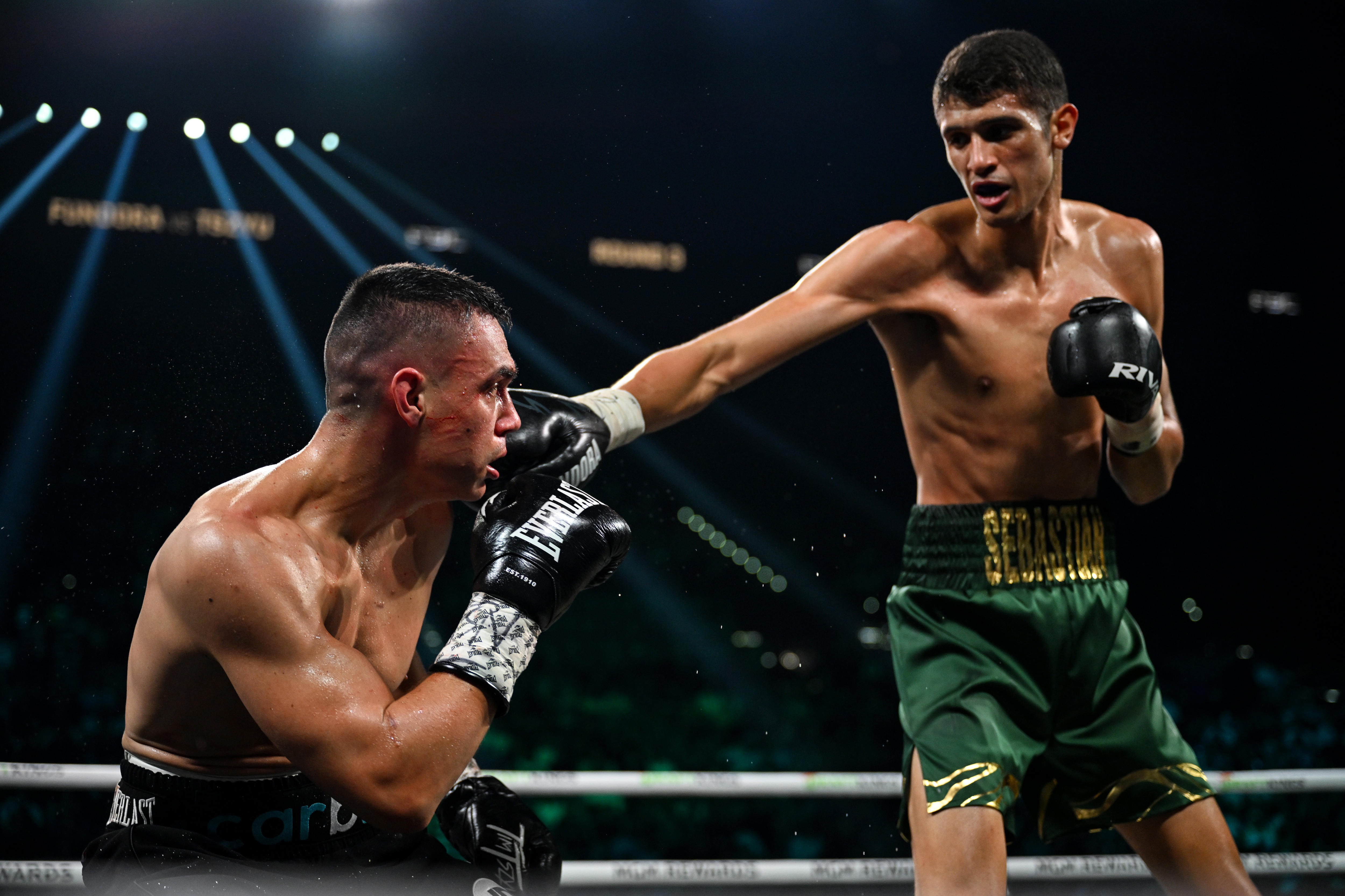 Sebastian Fundora punches down on Tim Tszyu