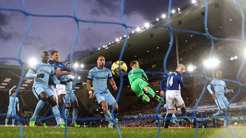 Steven Naismith equalises for Everton against Manchester City