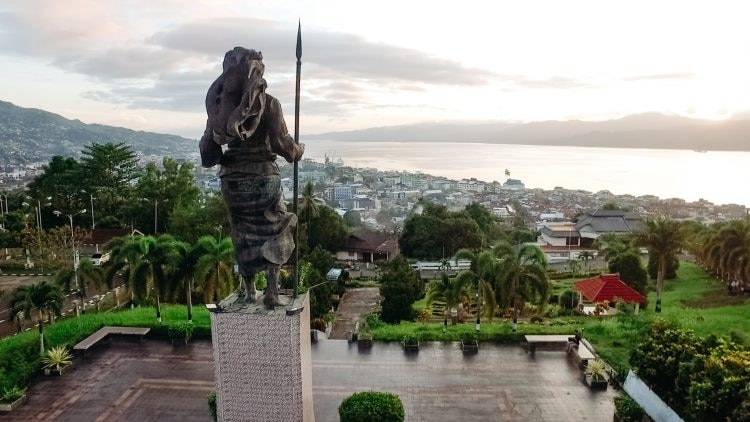 Martha Kristina Tiahahu Monument