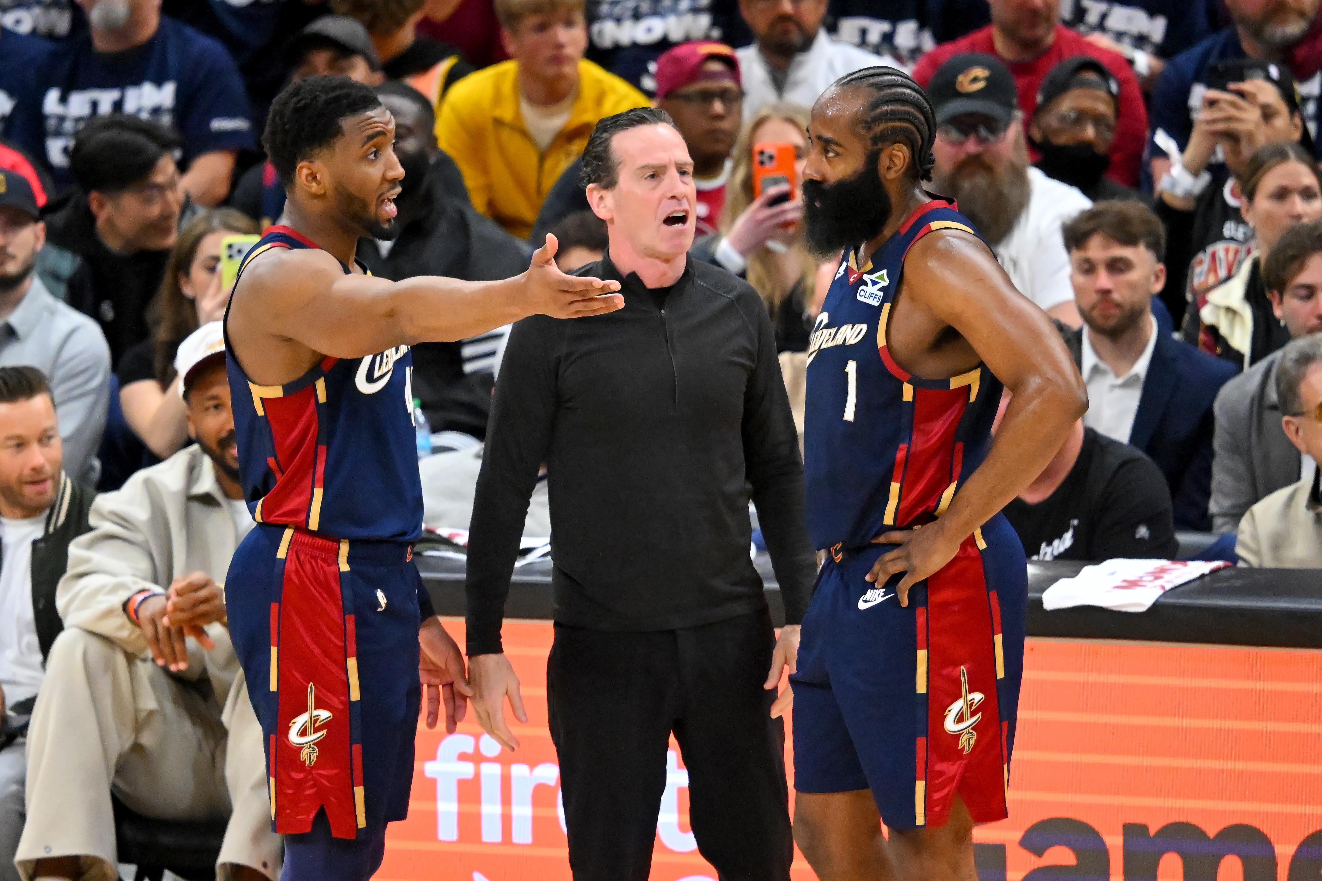 Donovan Mitchell, Kenny Atkinson and James Harden talking