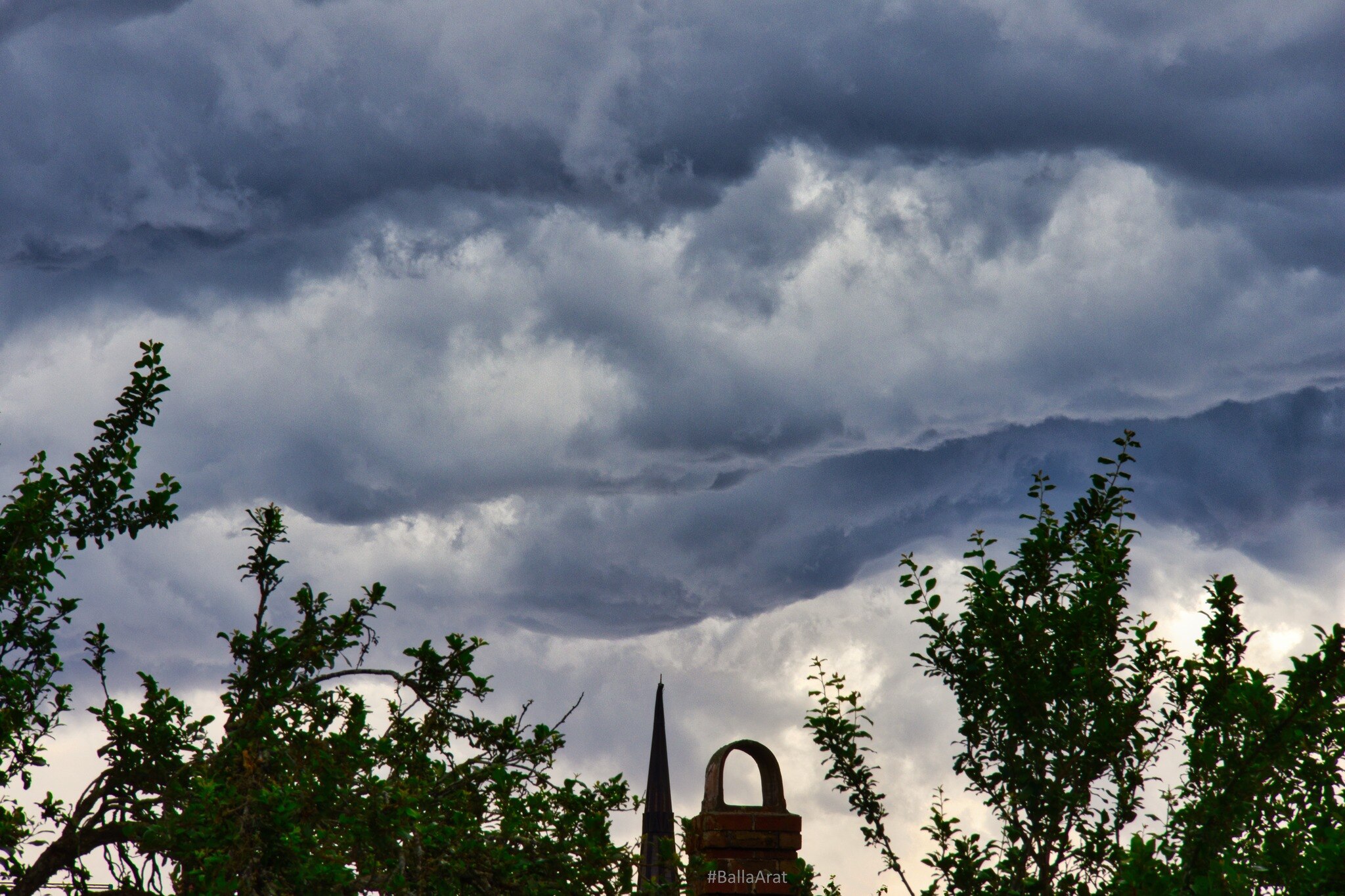 Nubes de tormenta sobre Ballarat el domingo por la mañana.