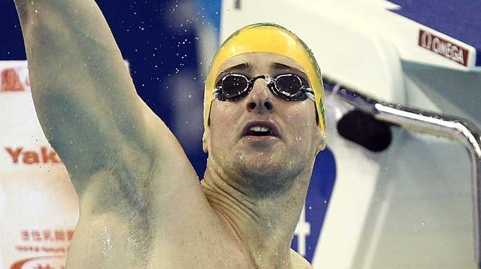 Magnussen wins 100m freestyle gold