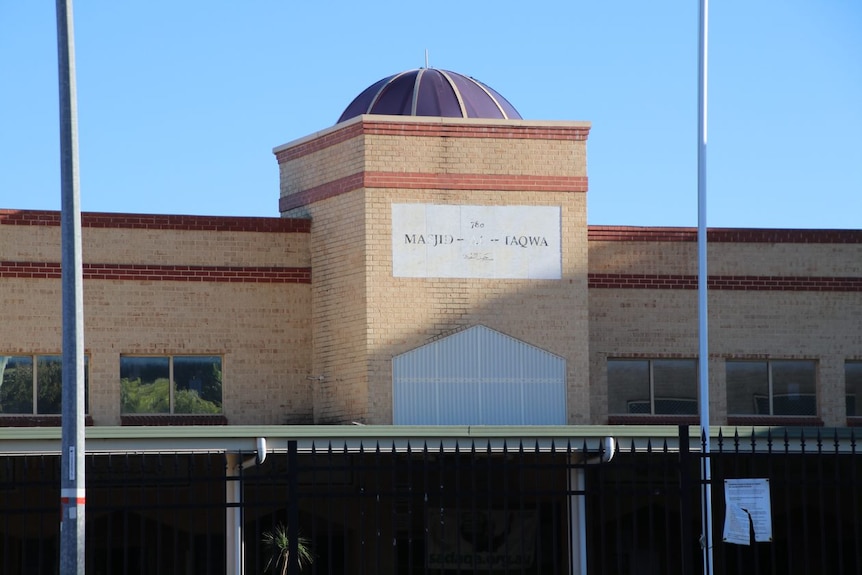 A picture of the outside of a mosque in the Perth suburb of Mirrabooka.