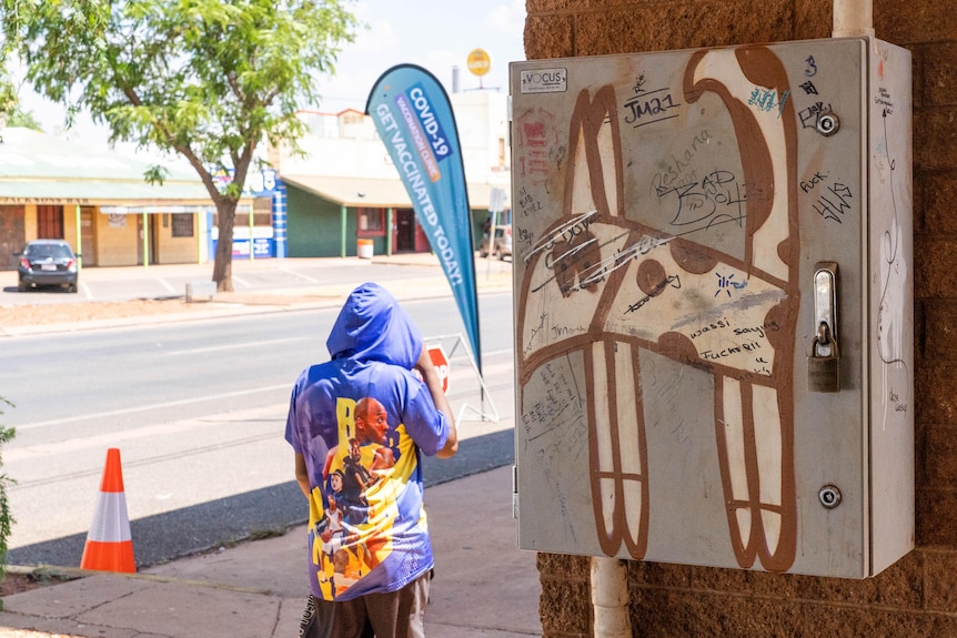 A child on the main street of Tennant Creek.