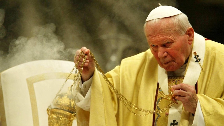 Pope John Paul II blesses altar inside St Peters Basilica