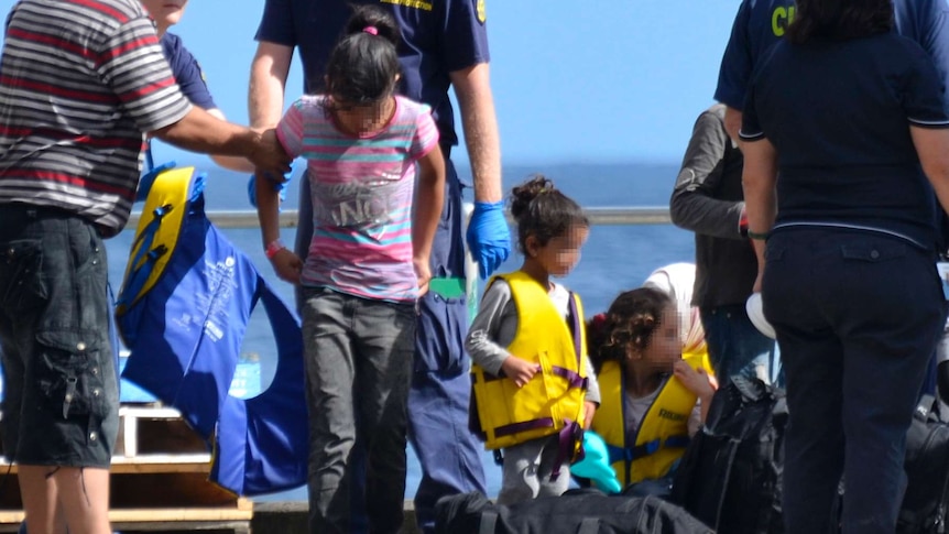 Asylum seekers arrive on Christmas Island