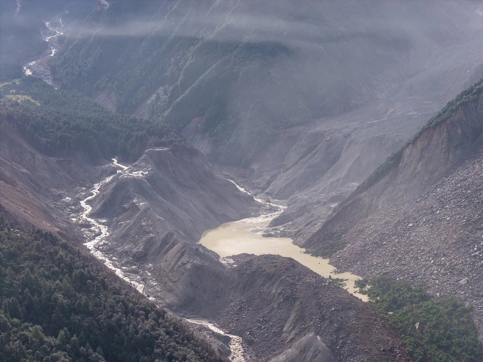 Breaking: Nepal rescue operations suspended