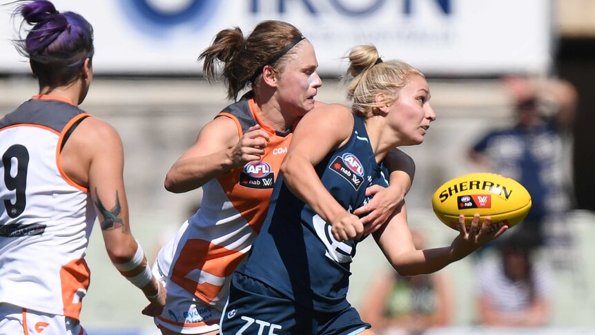 AFLW players will be contracted to train an average of 13 hours a week in 2018.