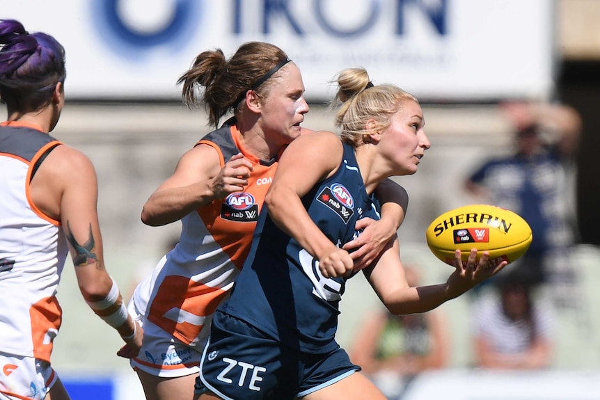 AFLW players will be contracted to train an average of 13 hours a week in 2018.