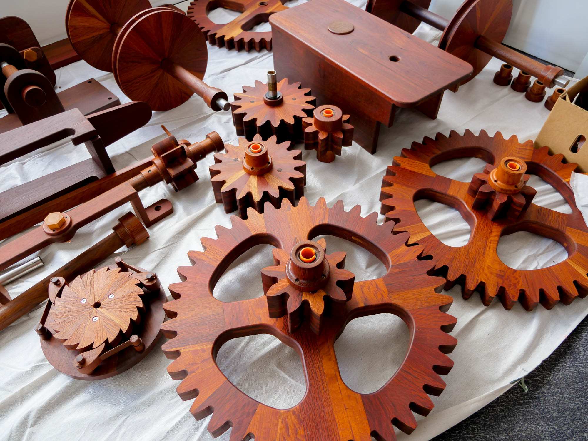 World's largest wooden clock gives WA town hope of tourism revival ABC News