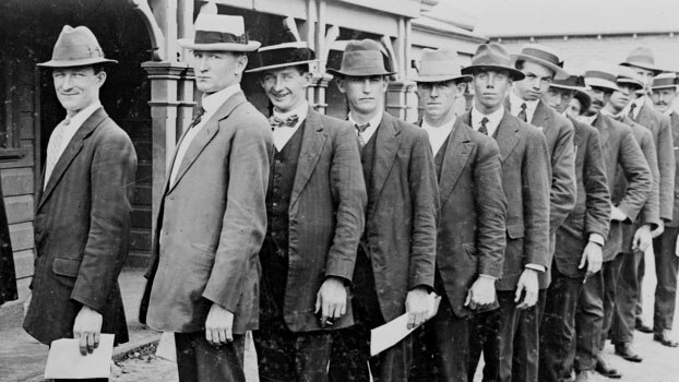 Volunteers queuing to enlist outside Victoria Barracks, Sydney, 1914-1916.