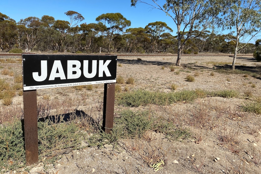 A sign of the township Jabuk on the side of the road.