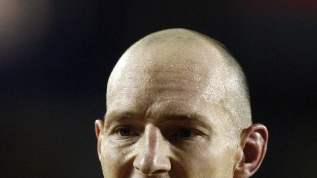 Japanese offer ... Stirling Mortlock (File photo)