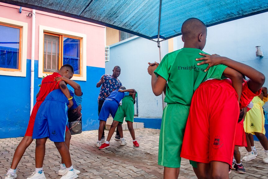 Victor Erebifa Phullu teaching dance lessons in Lagos.