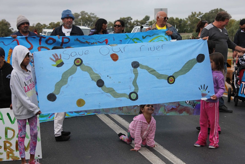 Children at the Darling River protest in Wilcannia.