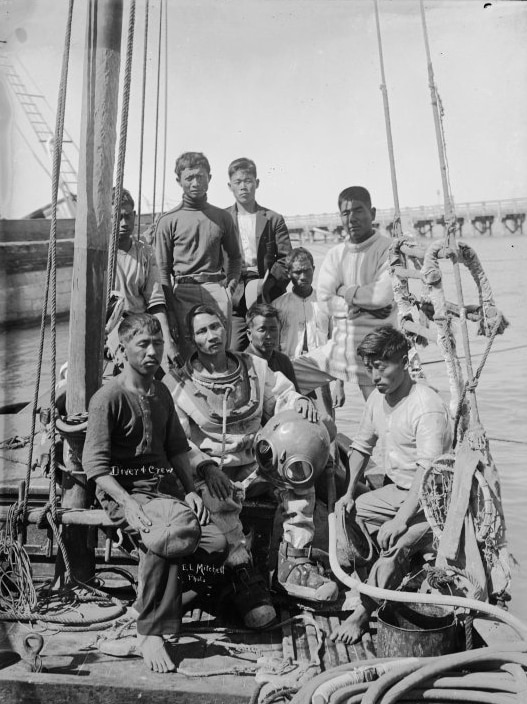 A Japanese pearl diver and lugger crew in Broome 1911