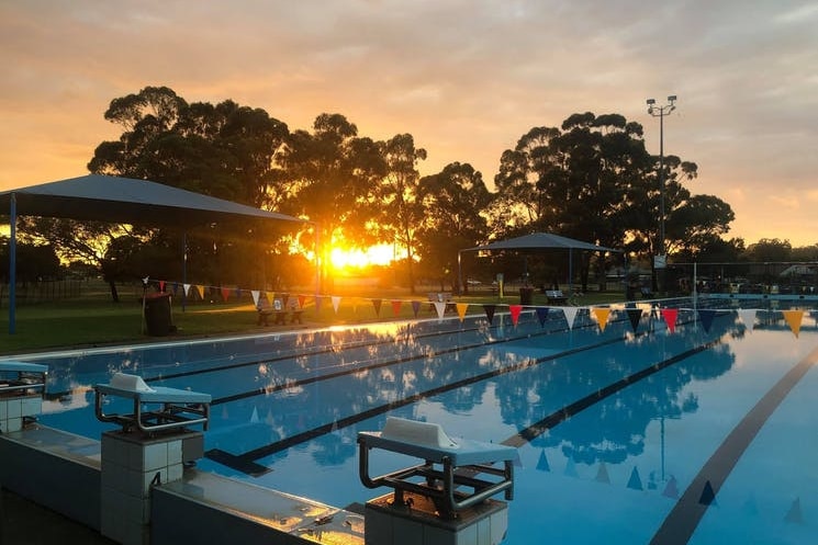 John Houston Memorial Swimming pool in Hay during sunset