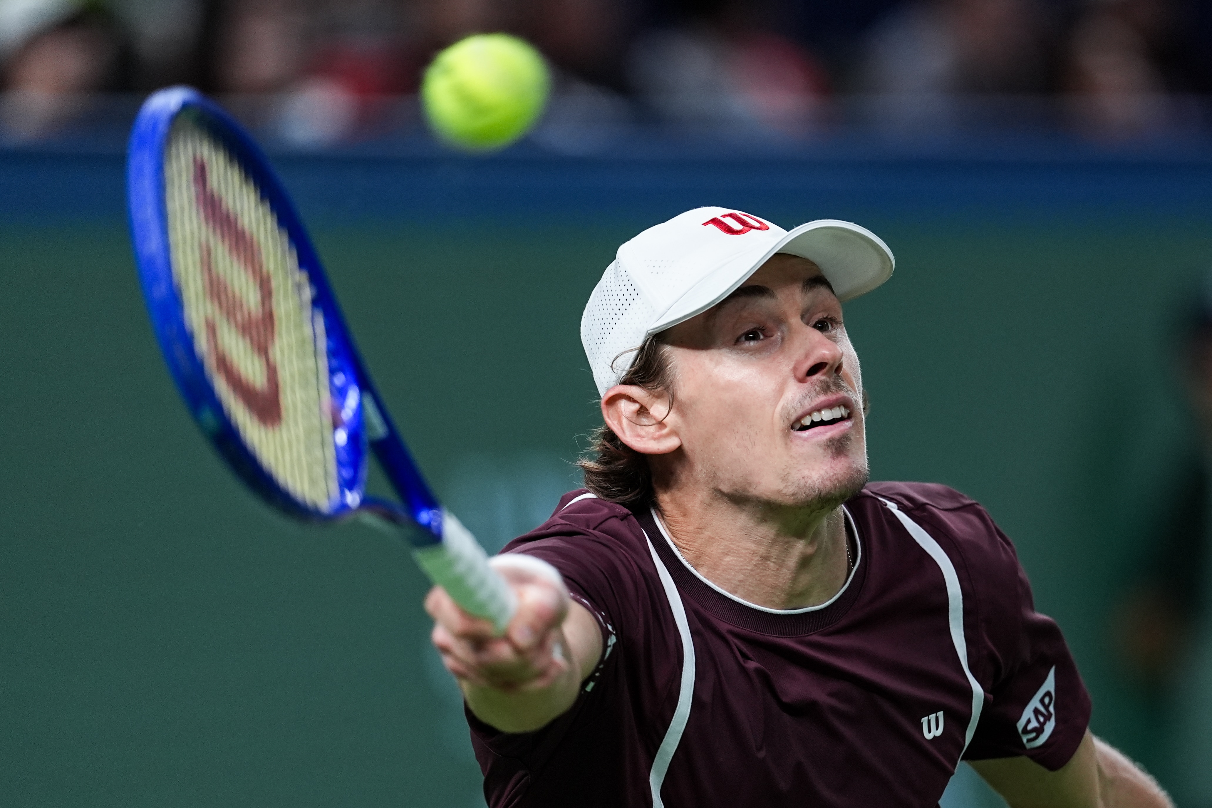 De Minaur falls to world number one Zverev in Shanghai