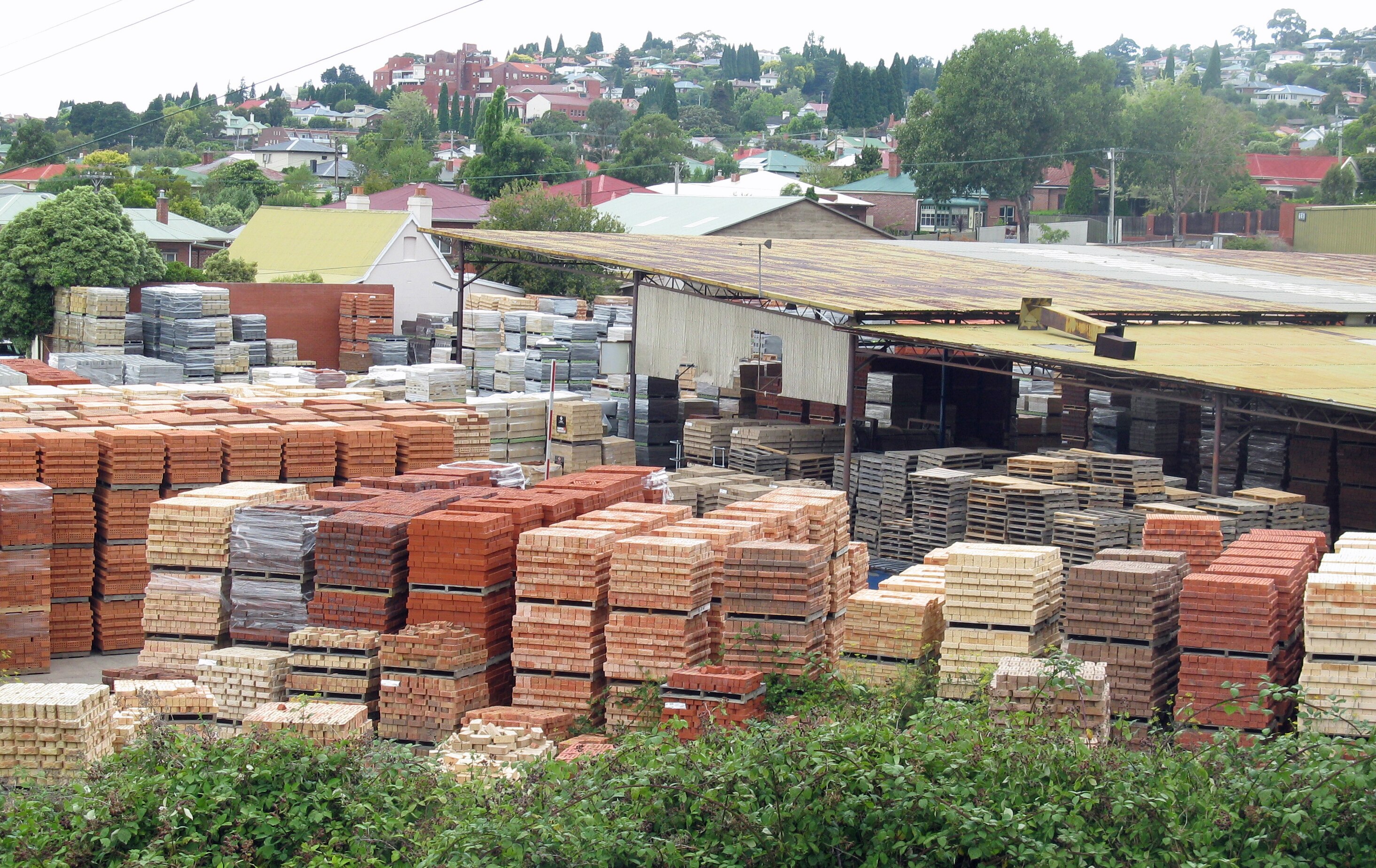 Jobs in doubt as brickworks closes - ABC News