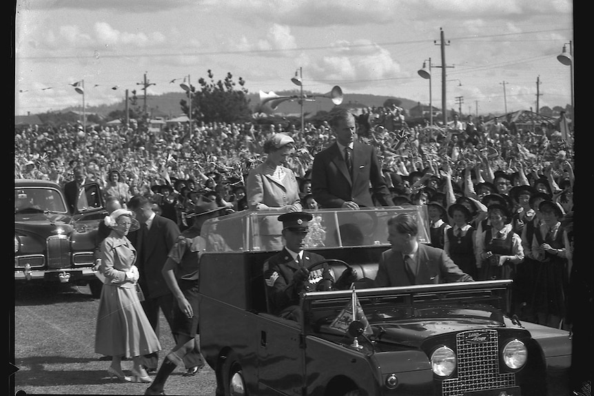 Royal Motorcade, Devonport 1954
