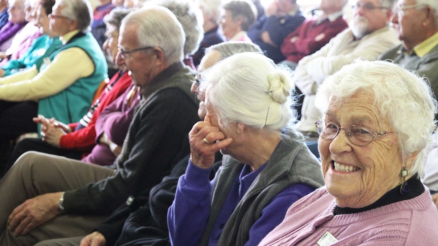 Riverland senior citizen club members celebrate at Waikerie