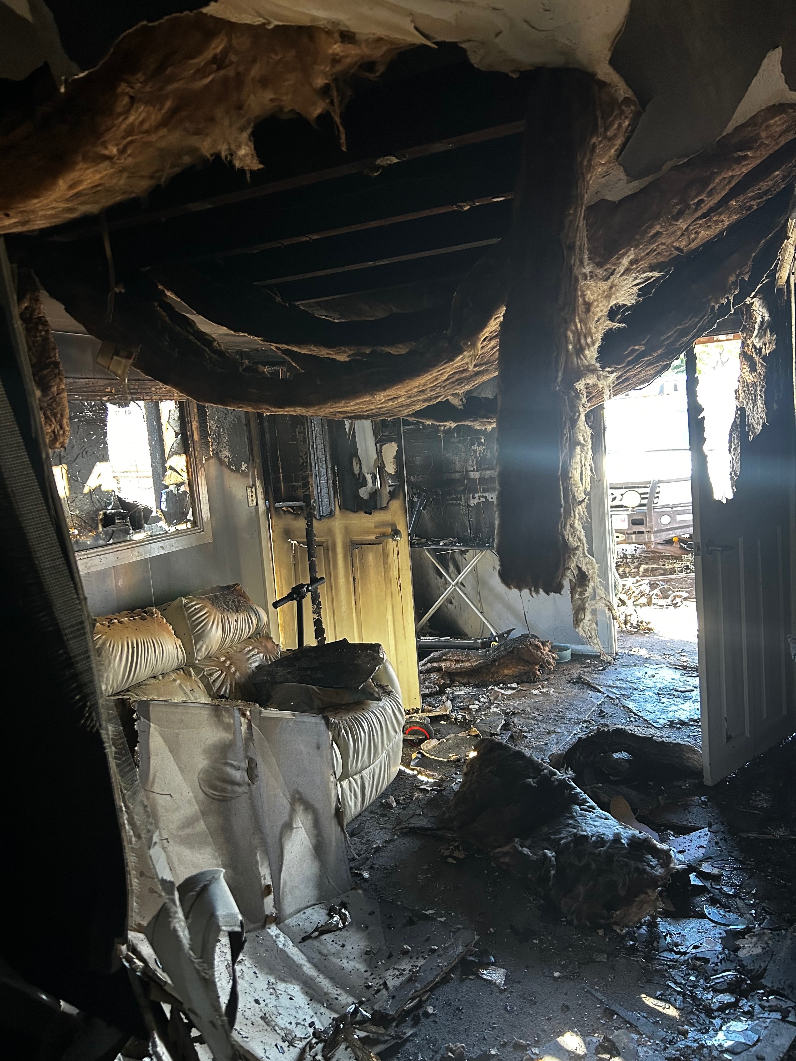 Un interior dañado por el fuego