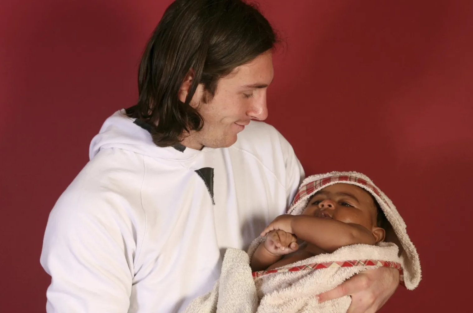 The story behind Messi's photo with a future Spanish superstar