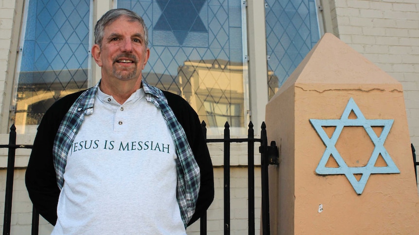 Bob Mendelsohn standing in front of Launceston Synagogue, Tasmania.