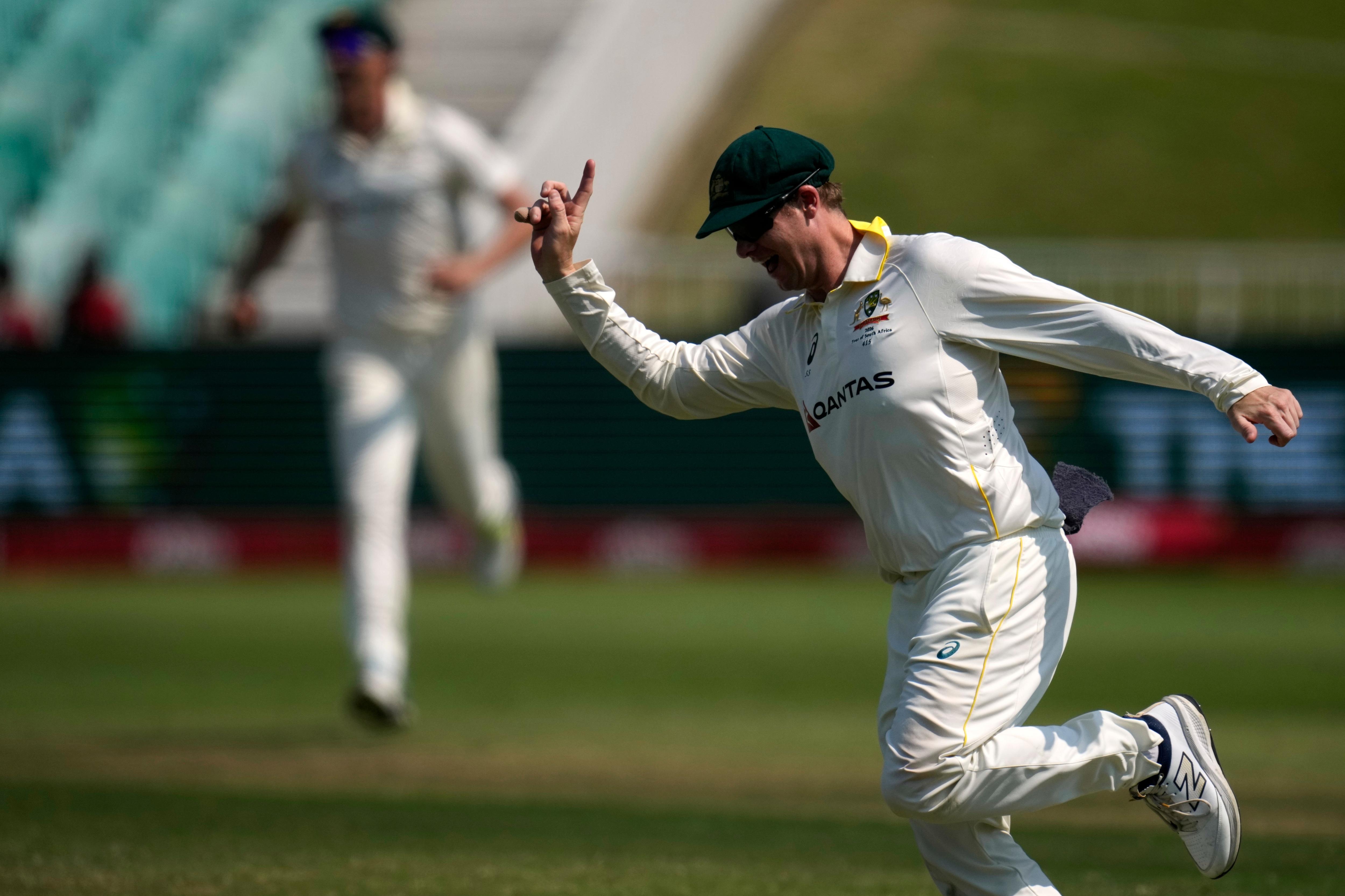 Live: Smith snares another beauty after Cummins's double breakthrough