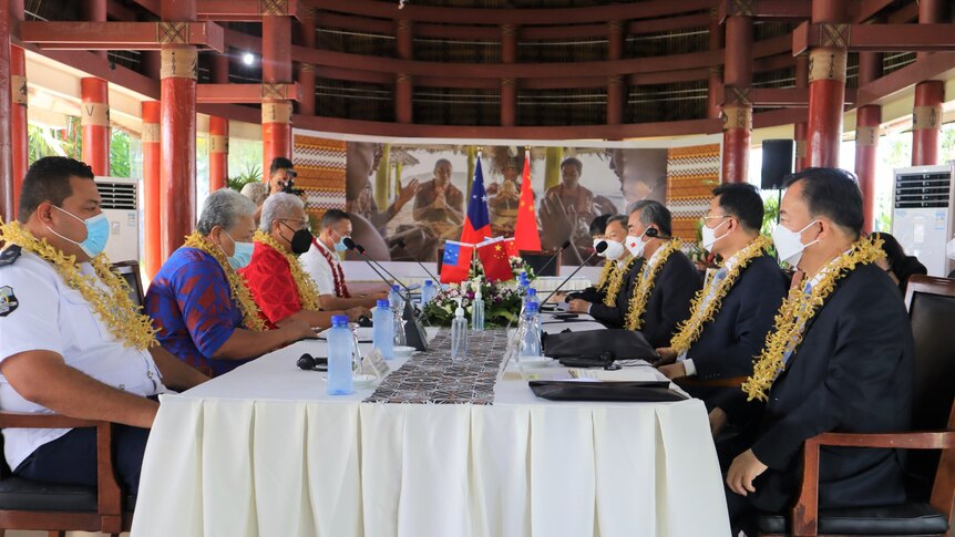 Samoan Prime Minister Fiame Naomi Mata'afa with Chinese Foreign Minister Wang Yi