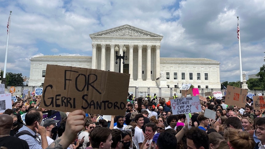protesters outside the US supreme court