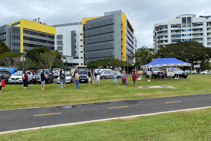 Long line at site in Cairns