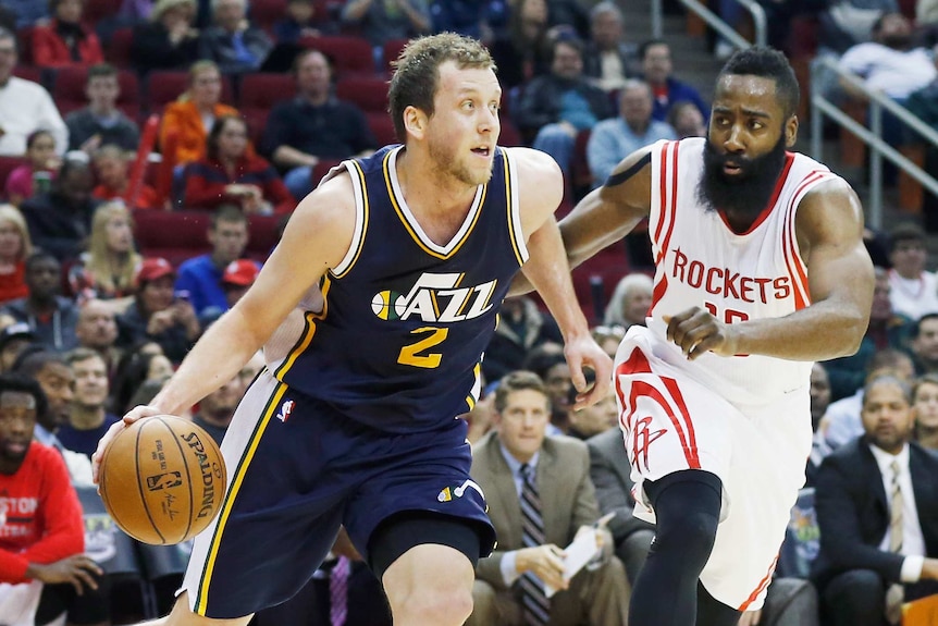 Joe Ingles takes on James Harden